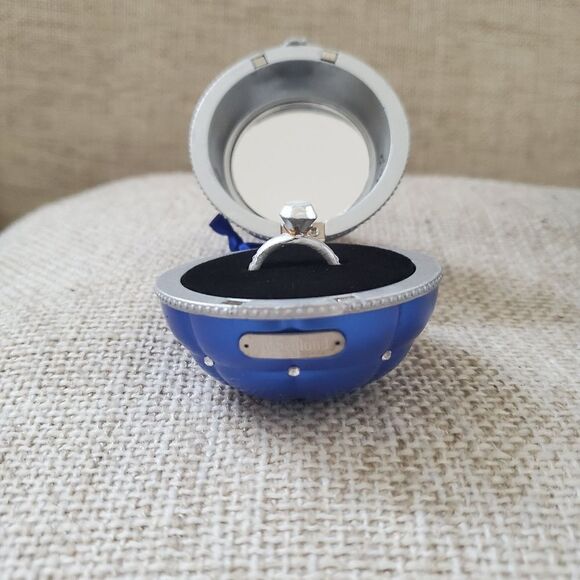 Disney Sleeping Beauty Castle Engagement Ring Holder Ornament - Picture 14 of 16